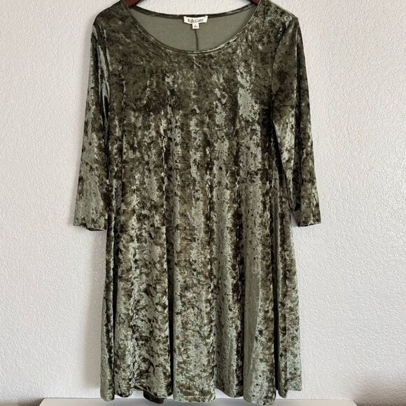 Green Rolla Coster Crushed Velvet Quarter-Sleeve Scooped-Neck Tunic DressMedium - Picture 1 of 7
